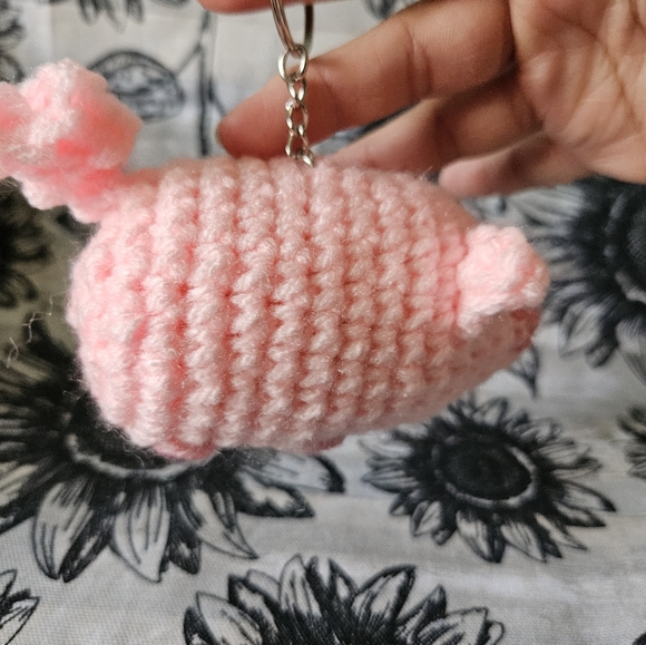 Crochet Pig Keychain - Picture 9 of 9